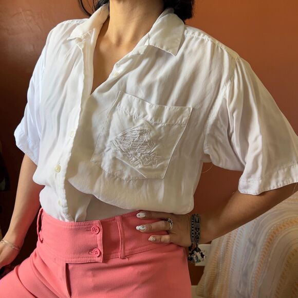 vintage Izod white small button down short sleeve rayon blouse seashell design - Picture 8 of 14